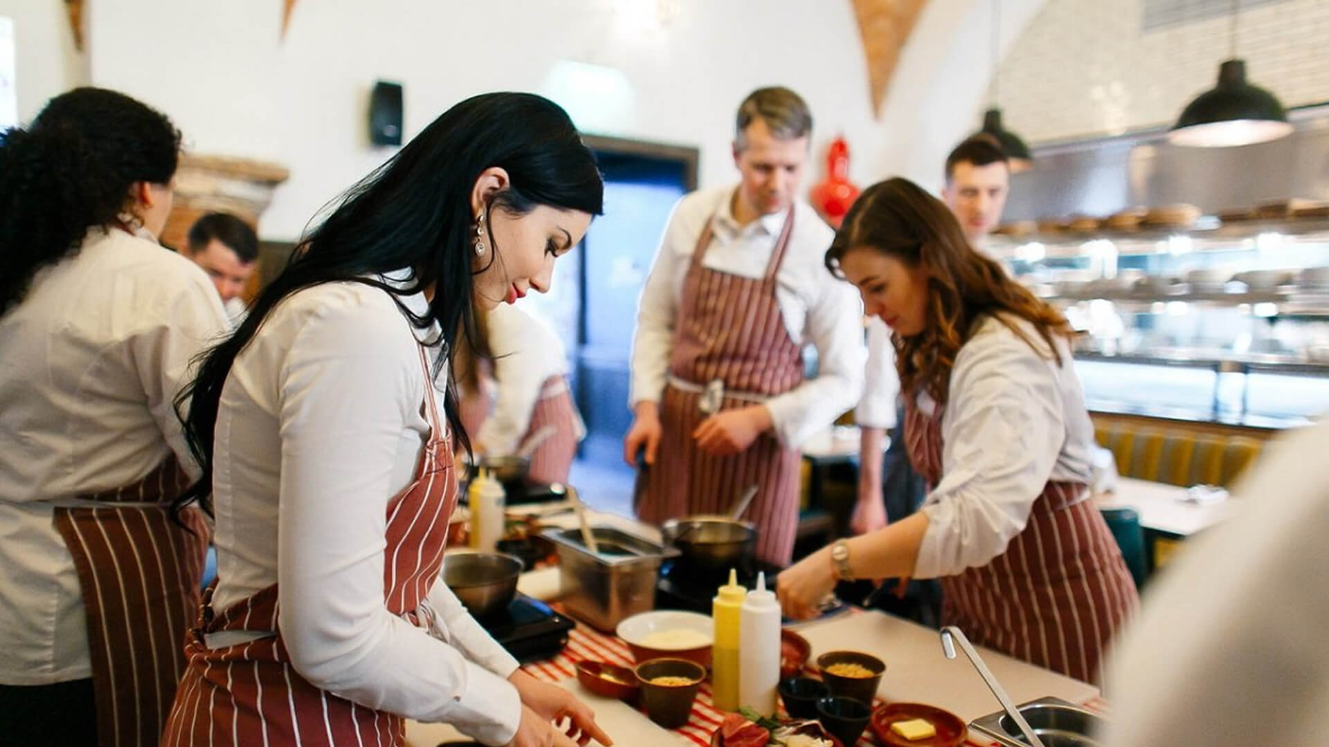 Мастер-классы и мероприятия в кулинарной школе 